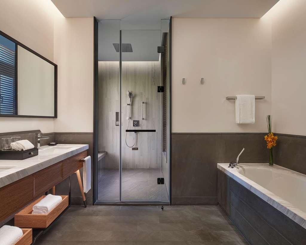 Grand Hyatt Shenzhou Peninsula Hotel Уанинг Стая снимка